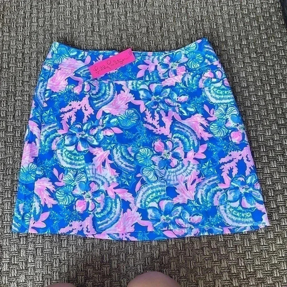 Lily Pulitzer Jonas Blue Tang Sitting Seaside Skort - Picture 6 of 14